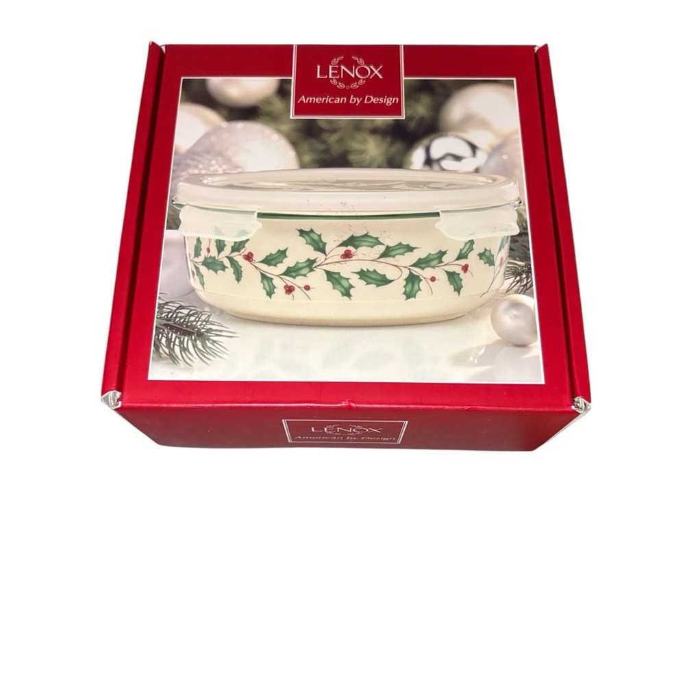 Lenox Holiday Serve and Store with Locking Lid Porcelain Holly 24 oz 6.375" NIB
